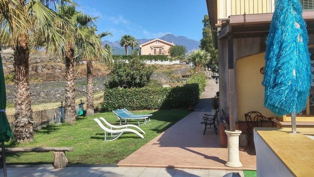 B&B La Casa Del Melograno Santa Venerina - Bed & Breakfast Catania