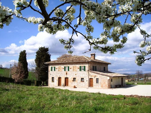 AGRITURISMO RUSTICHINO bed and breakfast