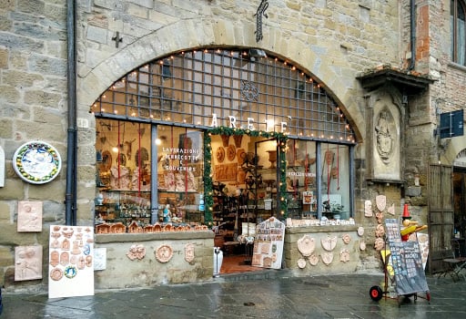 Aretè Lavorazione Artigianale Terrecotte