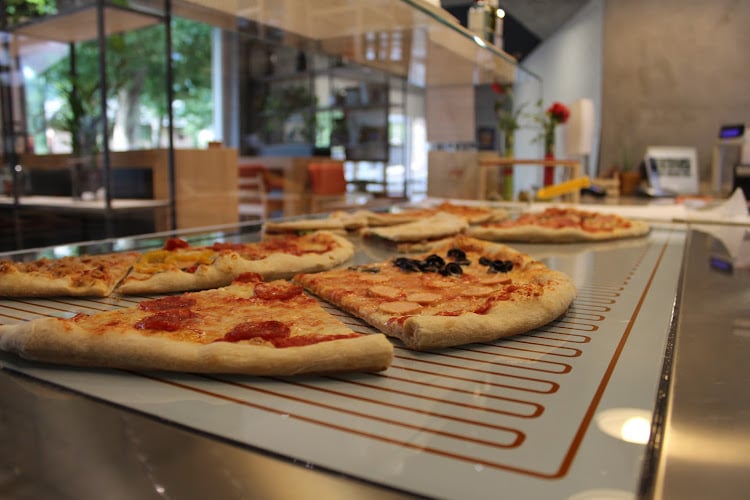 Spiki Pizza - pizza al taglio e d'asporto