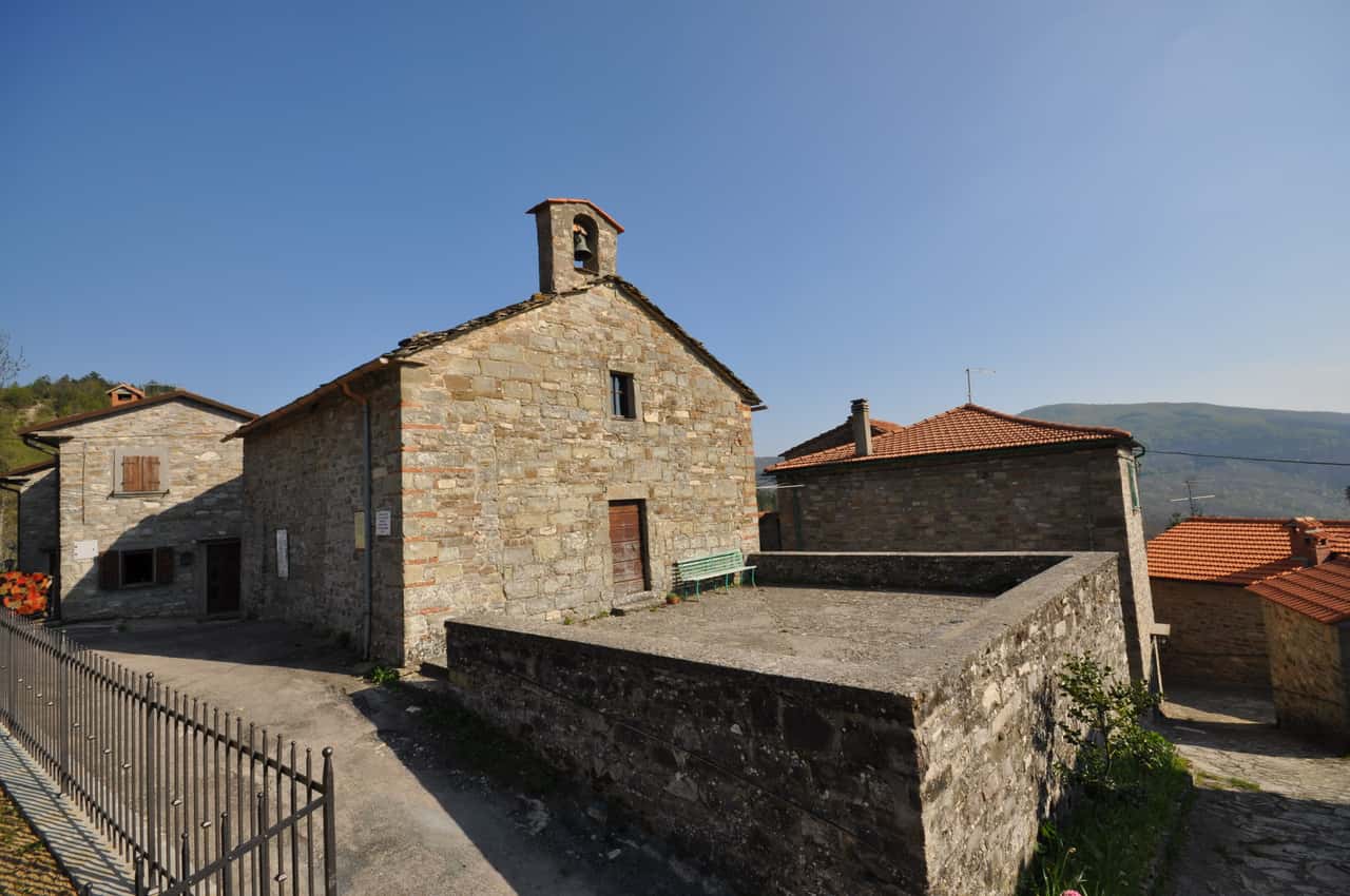 Borgo di Vezzano e Pieve di S. Maria dell'Assunta