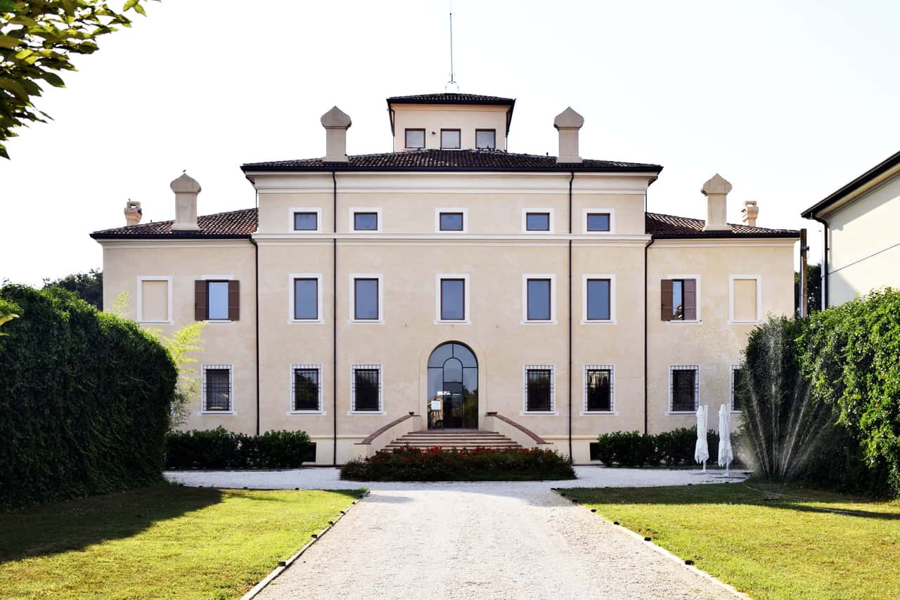 Villa Canaro
