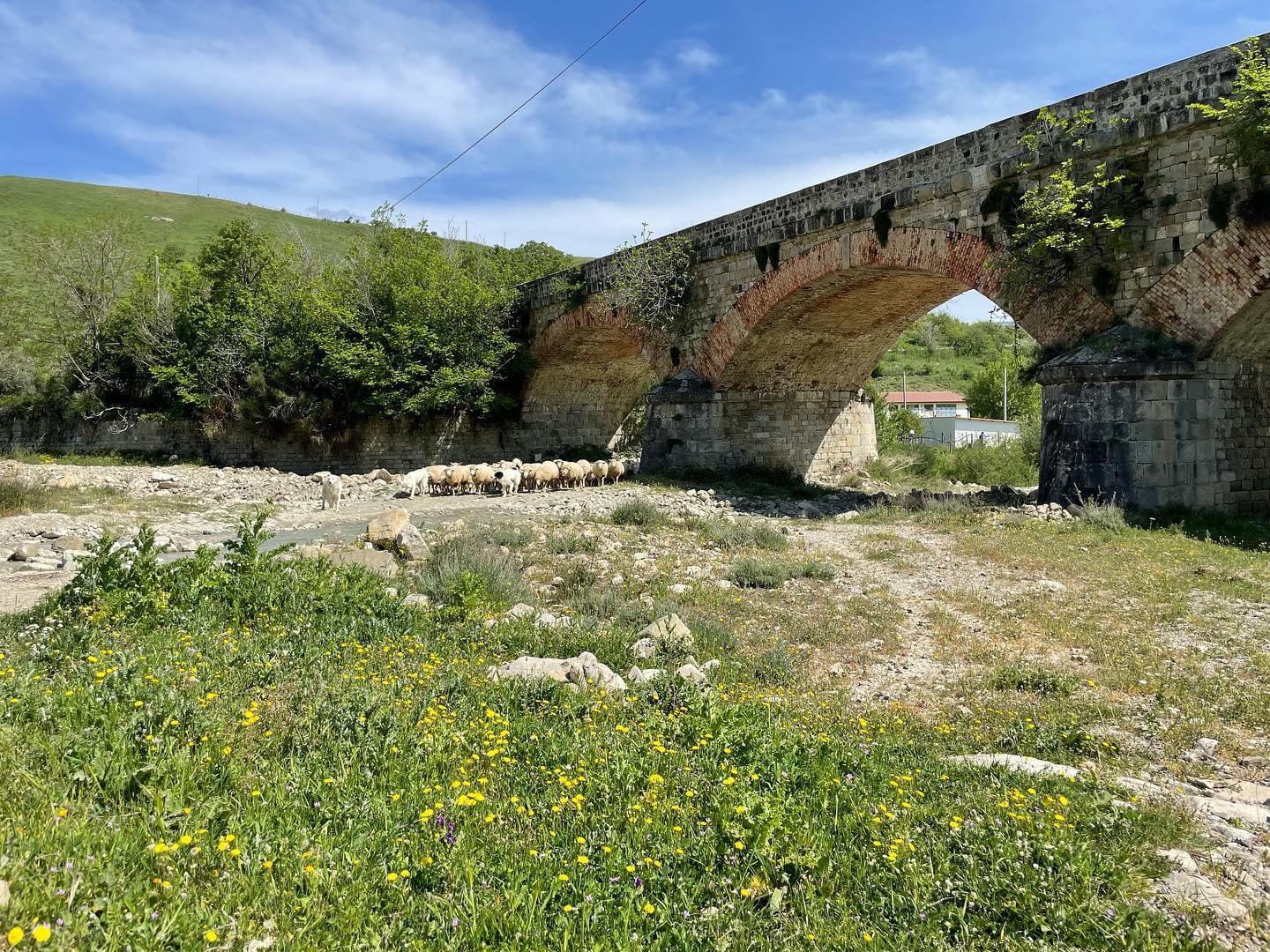 Ponte di Favaleto tra i mulini e le cave di gesso a Corleto Perticara