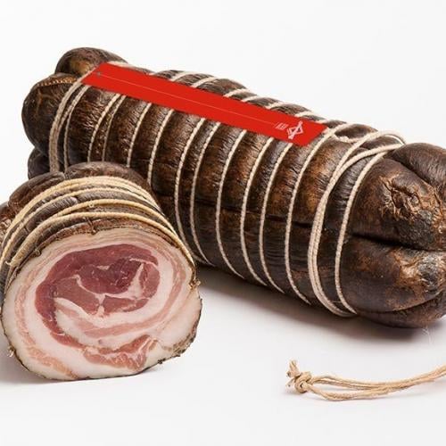 Pancetta casereccia nera con aglio intera