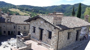 Le Pietre Di Canossa Di Conti Marina