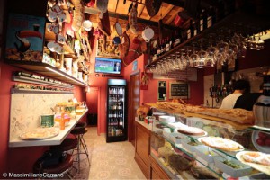 Pizzeria COME A CASA Vineria - Birreria