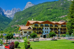 Alle Dolomiti Boutique Lake Hotel