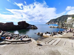 La Cueva Blanca | Tour in barca alle 5 terre, Stabilimento balneare, Bar e Ristorante