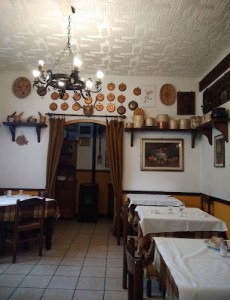 Trattoria Bar Al Torchio Di Poli G.