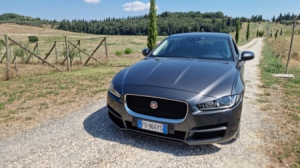 jaguar XE      (X760) del 2016