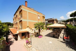 Hotel Casa Yvorio Terracina