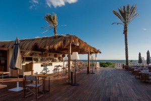 Cumeja - Beach Club & Hotel