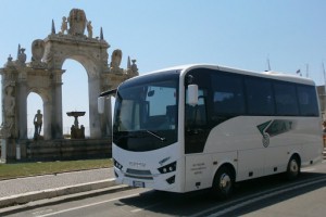 AUTONOLEGGIO CAT AutoBus MiniBus Limousine