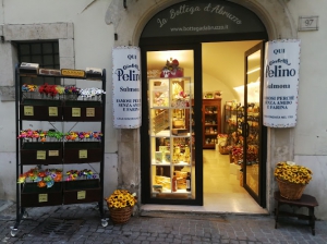 Bottega d'Abruzzo Confetti e golosità di Sulmona -Bomboniere e fiori di confetti di Cira Di Rienzo