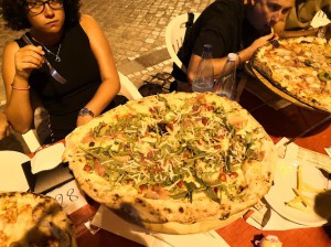 LA CANOSSA -PIZZERIA - ROSTICCERIA