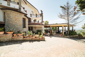 Az. Agrituristica - IL Falco del Cilento -