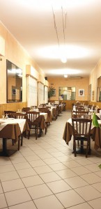 Ristorante Pizzeria Sapore di Mare con Tavoli Giardino