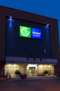 City Hotel & Suites