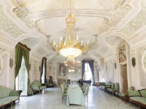 Residenza barocca dei Conti Amico e Sede del Comune