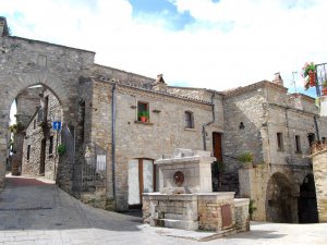 Fontana, Conchiglia e Cane-diavolo