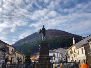 Statua del Guerriero Sannita - Monumento ai Caduti