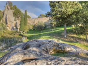 Castello Normanno e Grotta di Nigrò