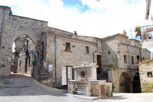 Fontana, Conchiglia e Cane-diavolo