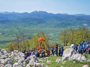 Festa della Madonna Nera di Viggiano (maggio)